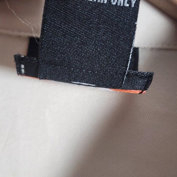 Harley Davidson Shirt Womens Medium Silk Button Front Embroidered Motorcycle - Picture 6 of 10